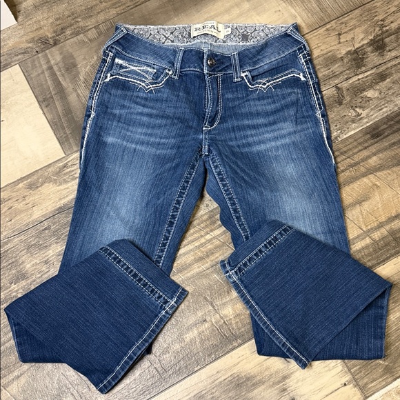 Ariat - Picture 2 of 3